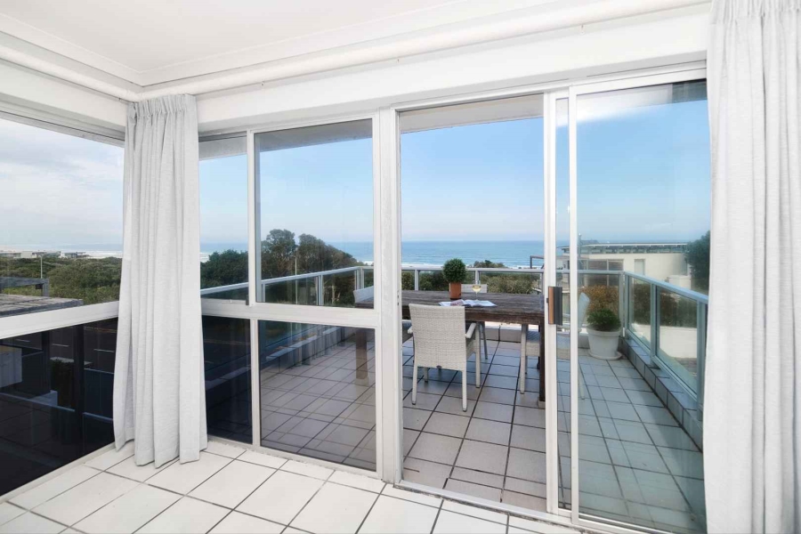 4 Bedroom Property for Sale in Voelklip Western Cape